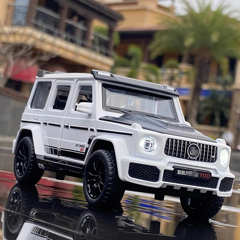 1/32 G700 G65 SUV Alloy Car Model Diecast Simulation Metal Toy Off-road Vehicles Car Model Sound Light Collection Childrens Gift