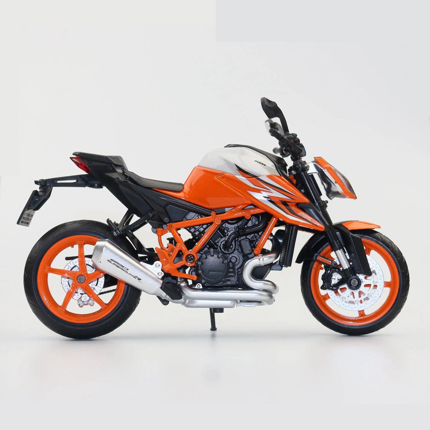 1/12 KTM 1290 Super Duke R 2022 Toy Motorcycle CCA Diecast Model 1:12 Sport Racing Miniature Collection Gift For Kid Children