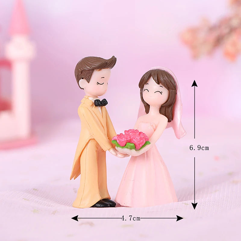 Mini Cute Figurines Couple lover Miniature Wedding Gift Miniature Landscape Ornaments Fairy Garden Bonsai DollHouse Decorations