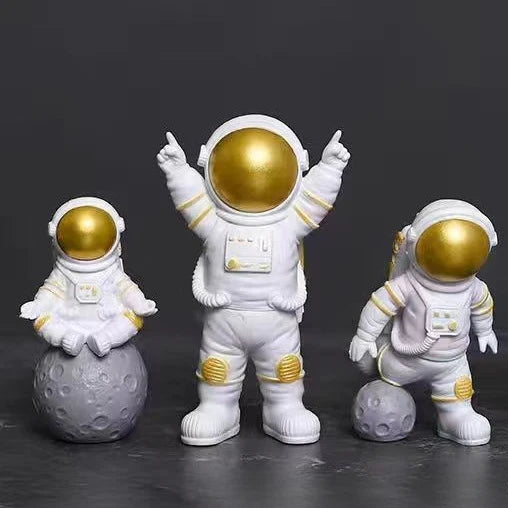 4 pcs Astronaut Figure Statue Figurine Spaceman Sculpture Educational Toy Desktop Home Decoration Astronaut Model For Kids Gift