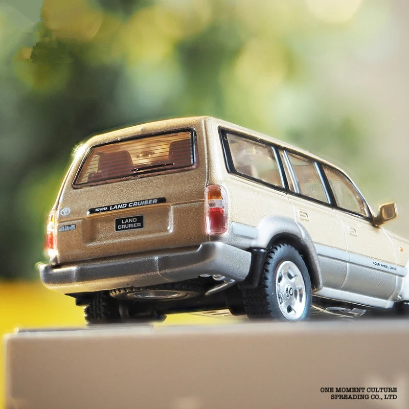 1/64 Toyota Land Cruiser LC80 LC300 Alloy Car Model Diecast Metal Toy Mini Car Vehicle Model Simulation Children Gift Decoration