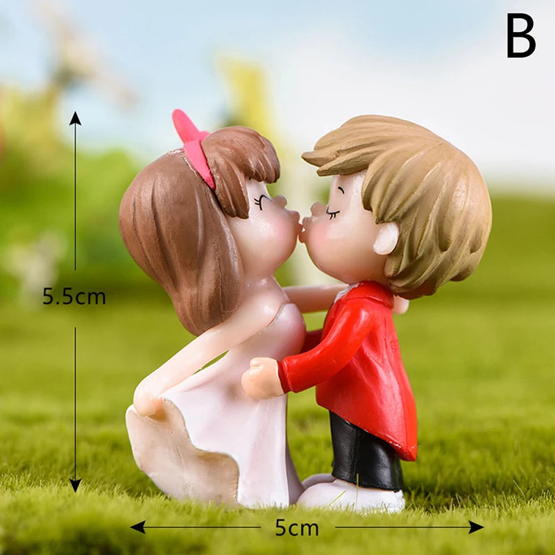 Mini Cute Figurines Couple lover Miniature Wedding Gift Miniature Landscape Ornaments Fairy Garden Bonsai DollHouse Decorations