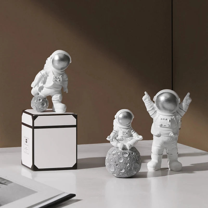 4 pcs Astronaut Figure Statue Figurine Spaceman Sculpture Home Decoration Desktop Astronaut Miniatures Kids Gift Model Toy