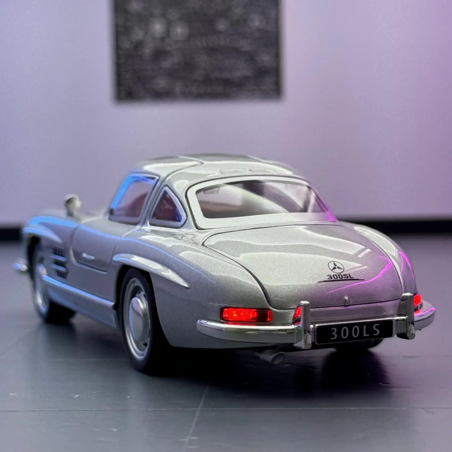 1:32 Mercedes-Benz 300SL Alloy Car Model Sound and Light Pull Back Children's Toy Collectibles Birthday gift