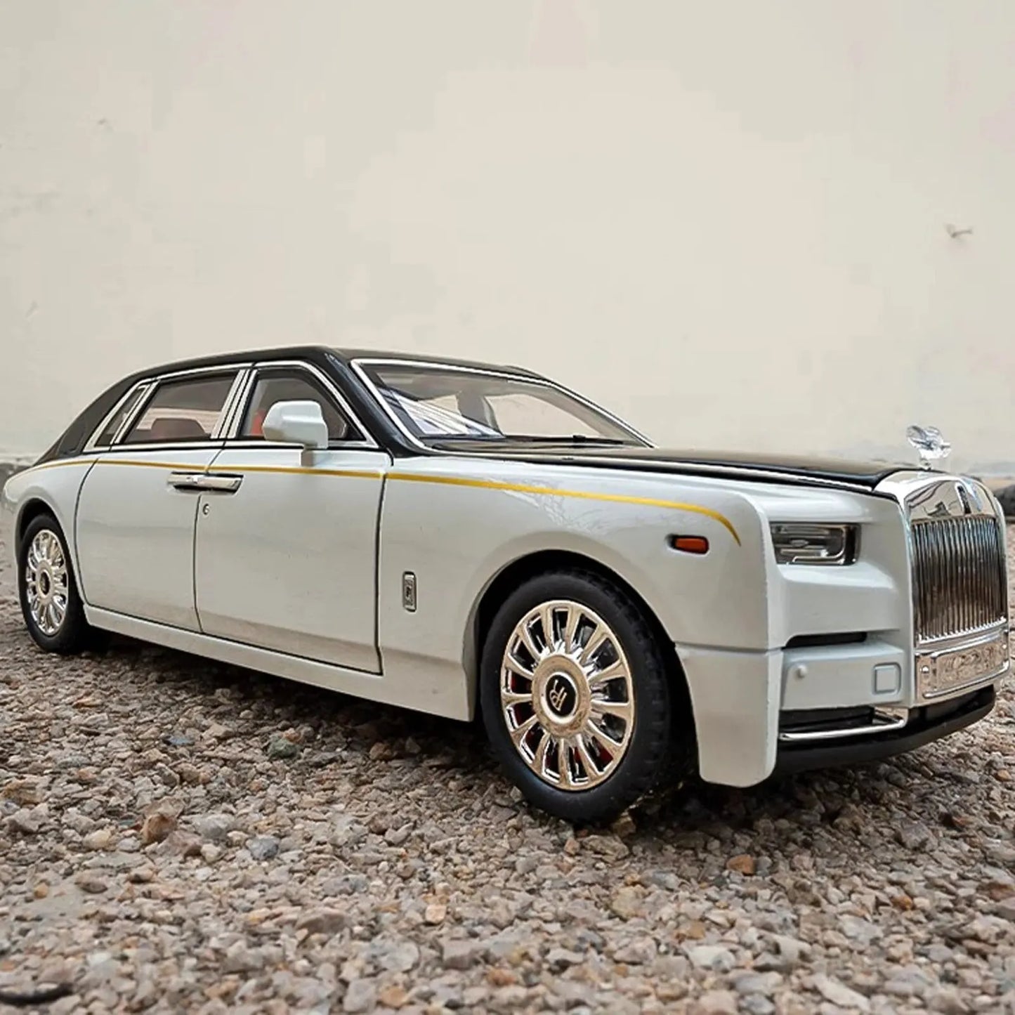 1:18 Rolls-Royce Phantom Model Car, Zinc Alloy Pull Back Toy Diecast Car with Sound and Light, Realistic Modeling Model Toy