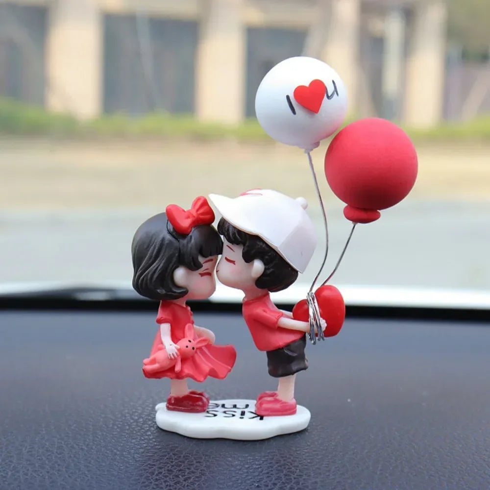 Romantic Couple Small Ornaments Car Interior Home Decor Office Small Ornaments Valentine's Day Cute Gifts Figurines Miniatures