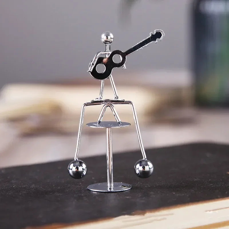 1Pc Newton Pendulum Ball Men Iron Man Cradle Creative Balance Crafts Tumbler Kids Desk Toy Metal Home Decoration Accessories