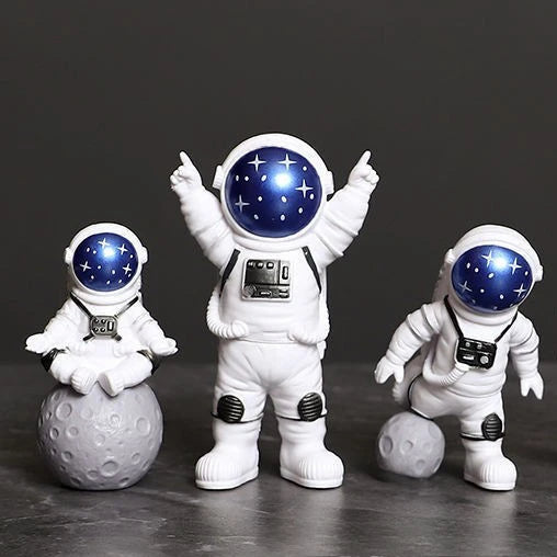 4 pcs Astronaut Figure Statue Figurine Spaceman Sculpture Educational Toy Desktop Home Decoration Astronaut Model For Kids Gift