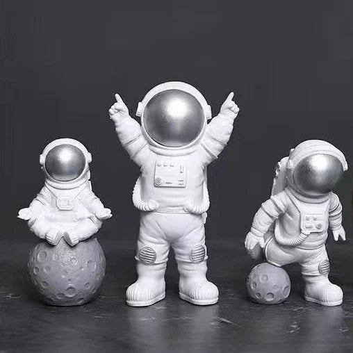 3/4PCS Resin Astronaut Figure Statue Spaceman Sculpture Educational Toy Desktop Home Decoration Astronaut Model for Kids Gift