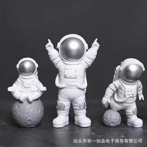 Astronaut Figure Statue Figurine Spaceman Sculpture Educational Toy Desktop Home Decoration Astronaut Model For Kids Gift