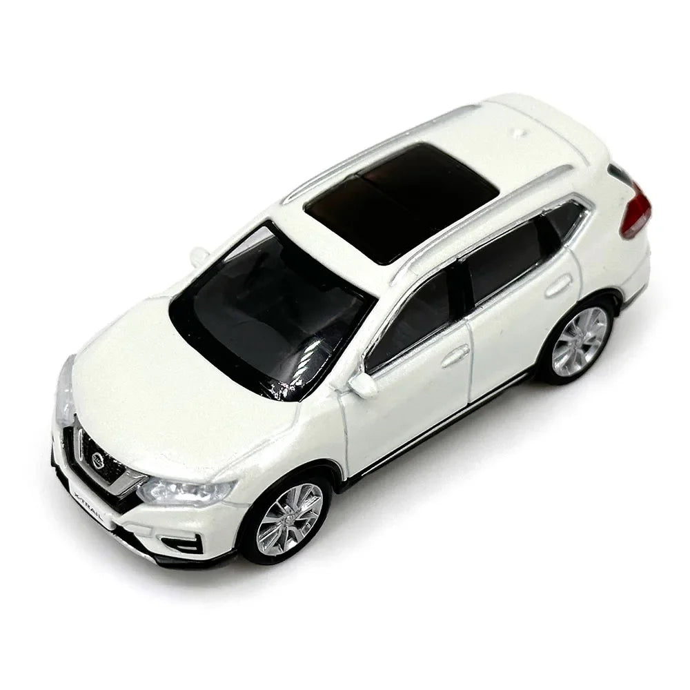 1:64 Scale Nissan X-trail 2018 Simulation Metal Car Model 1/64 Ariya Diecast Miniature White Vehicle Model Toys Men Collection