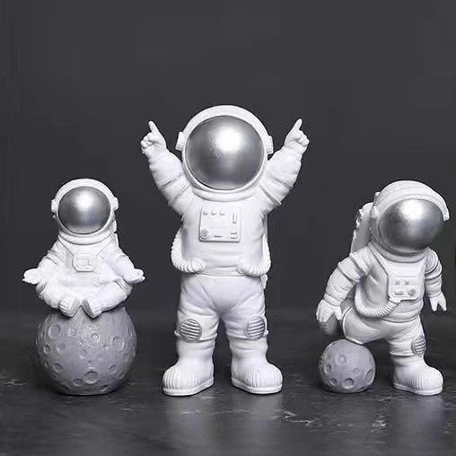 4 pcs Astronaut Figure Statue Figurine Spaceman Sculpture Educational Toy Desktop Home Decoration Astronaut Model For Kids Gift