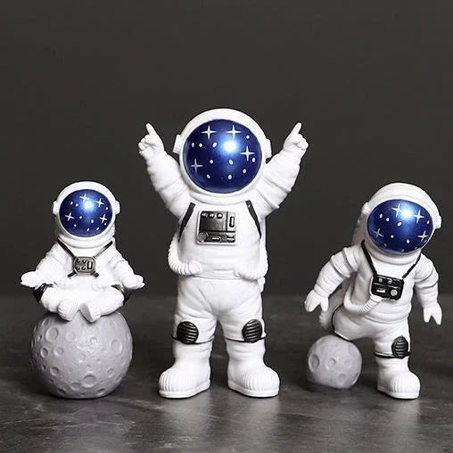 3/4PCS Resin Astronaut Figure Statue Spaceman Sculpture Educational Toy Desktop Home Decoration Astronaut Model for Kids Gift