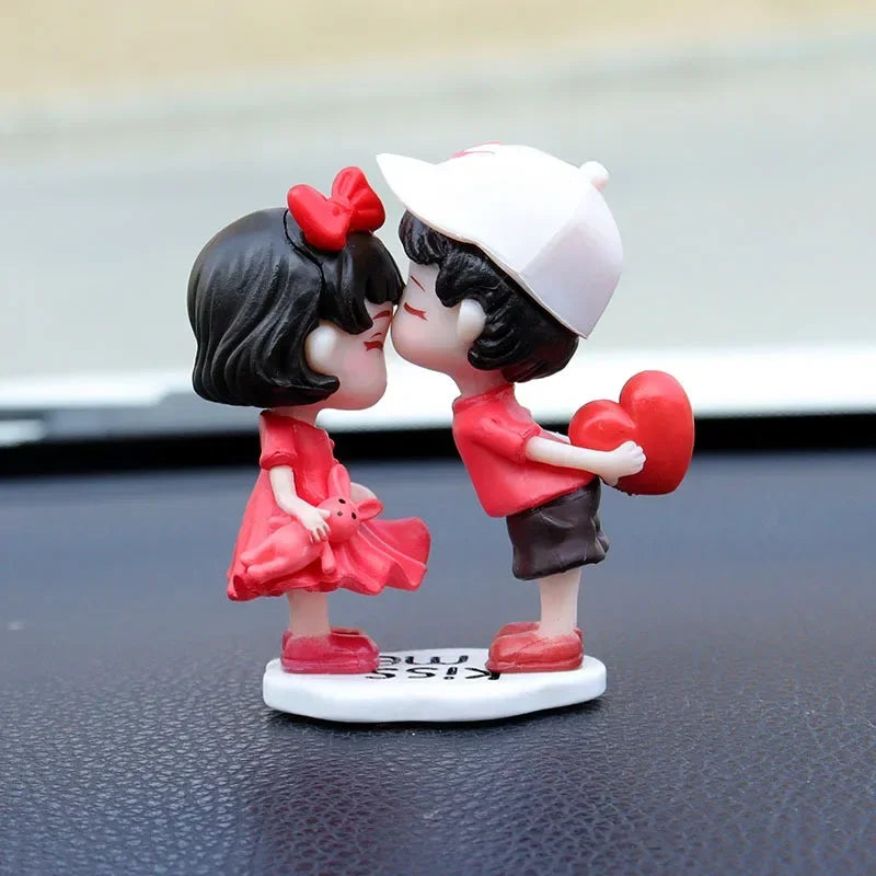 Romantic Couple Small Ornaments Car Interior Home Decor Office Small Ornaments Valentine's Day Cute Gifts Figurines Miniatures