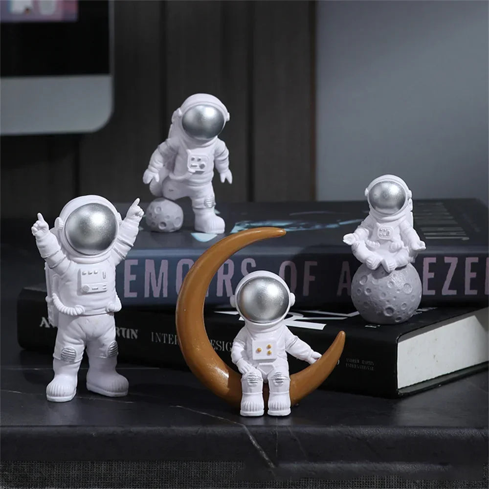 3/4PCS Resin Astronaut Figure Statue Spaceman Sculpture Educational Toy Desktop Home Decoration Astronaut Model for Kids Gift