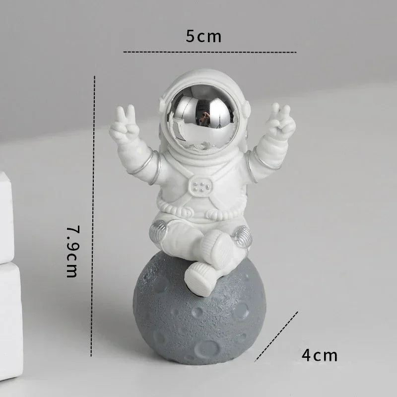 New Resin Astronaut Statue Ornament Spaceman Sculpture Desktop Home Decoration Astronaut Model Car Decoration Creative Kid Gift